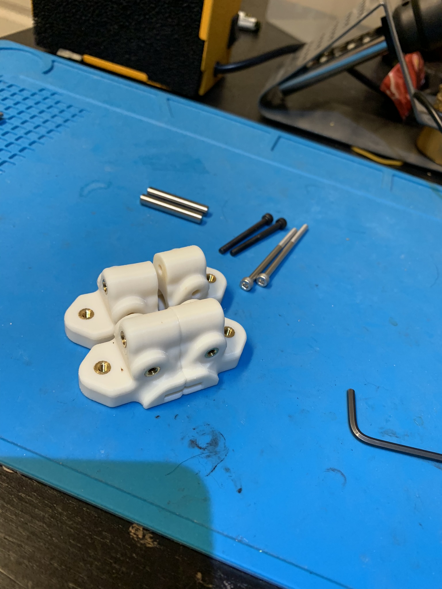 Z tensioner printed parts with inserts